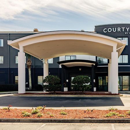 Courtyard Brunswick Hotel Exterior photo